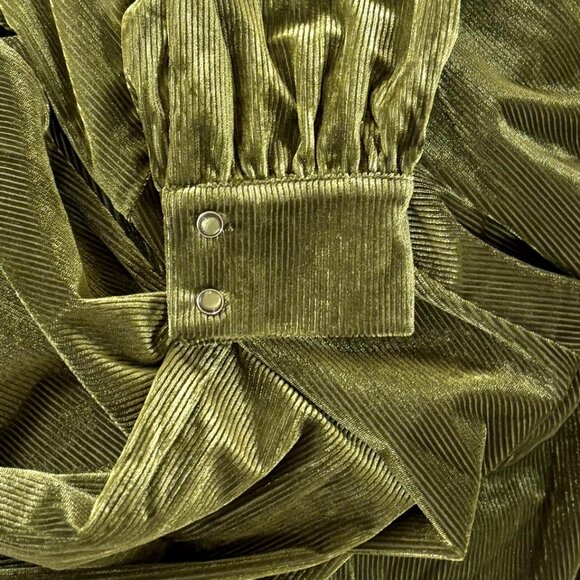 raffic People Yasmine Velvet Maxi Dress - Elegant Green - Picture 10 of 11